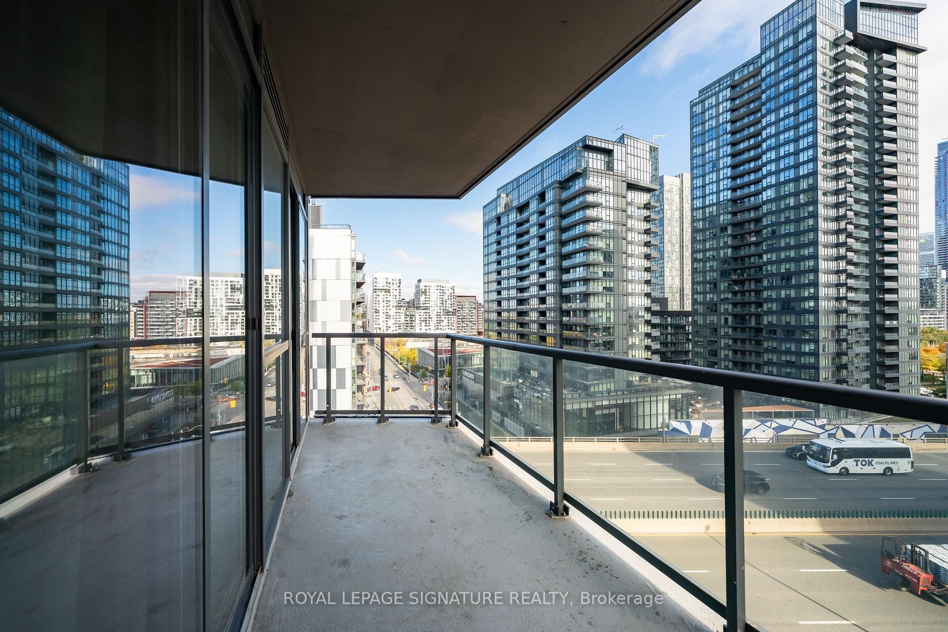 1106-20 Bruyeres Mews, Toronto, ON - Outdoor