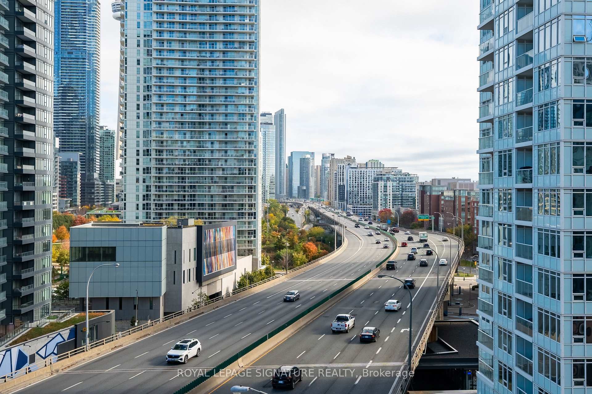 1106-20 Bruyeres Mews, Toronto, ON - Outdoor With Facade