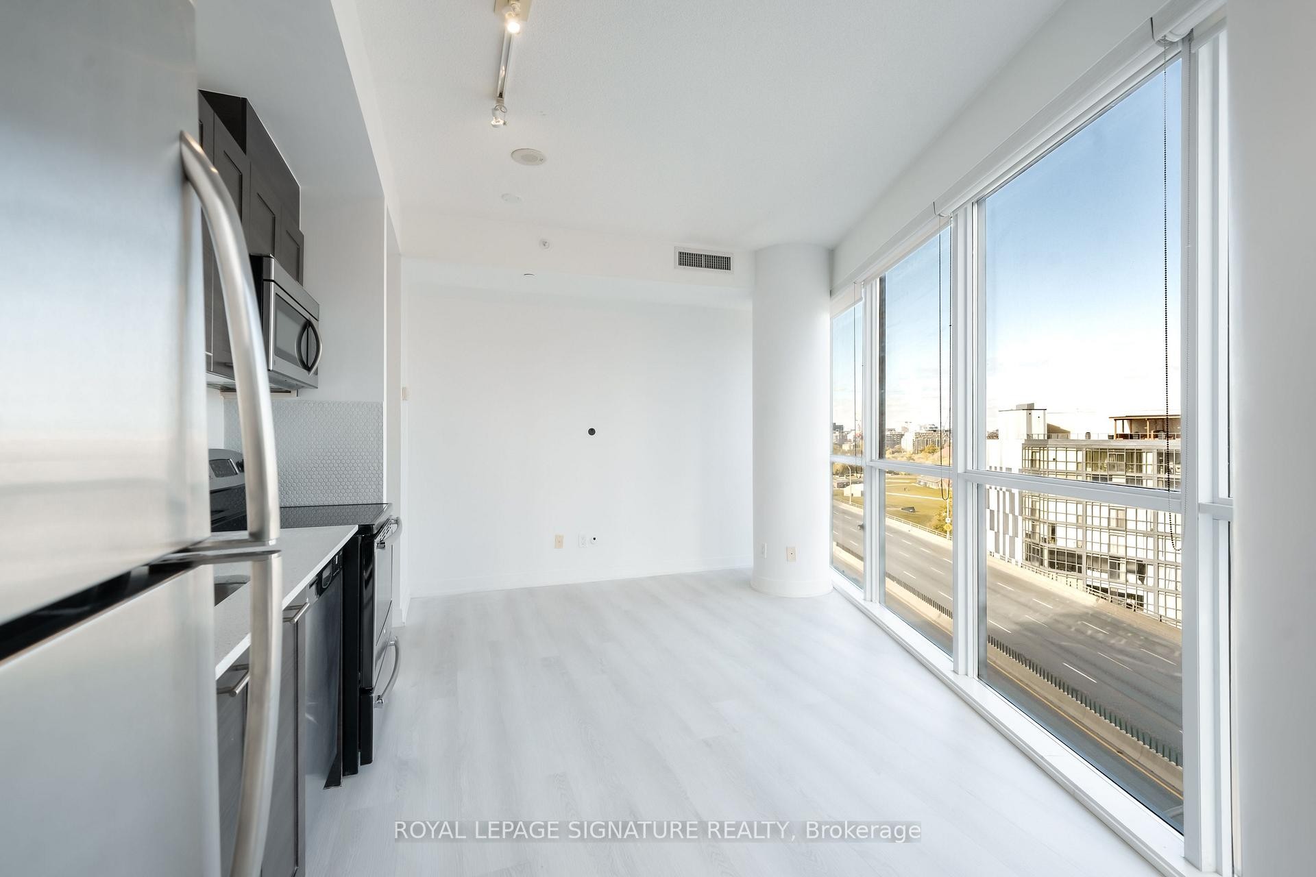 1106-20 Bruyeres Mews, Toronto, ON - Indoor