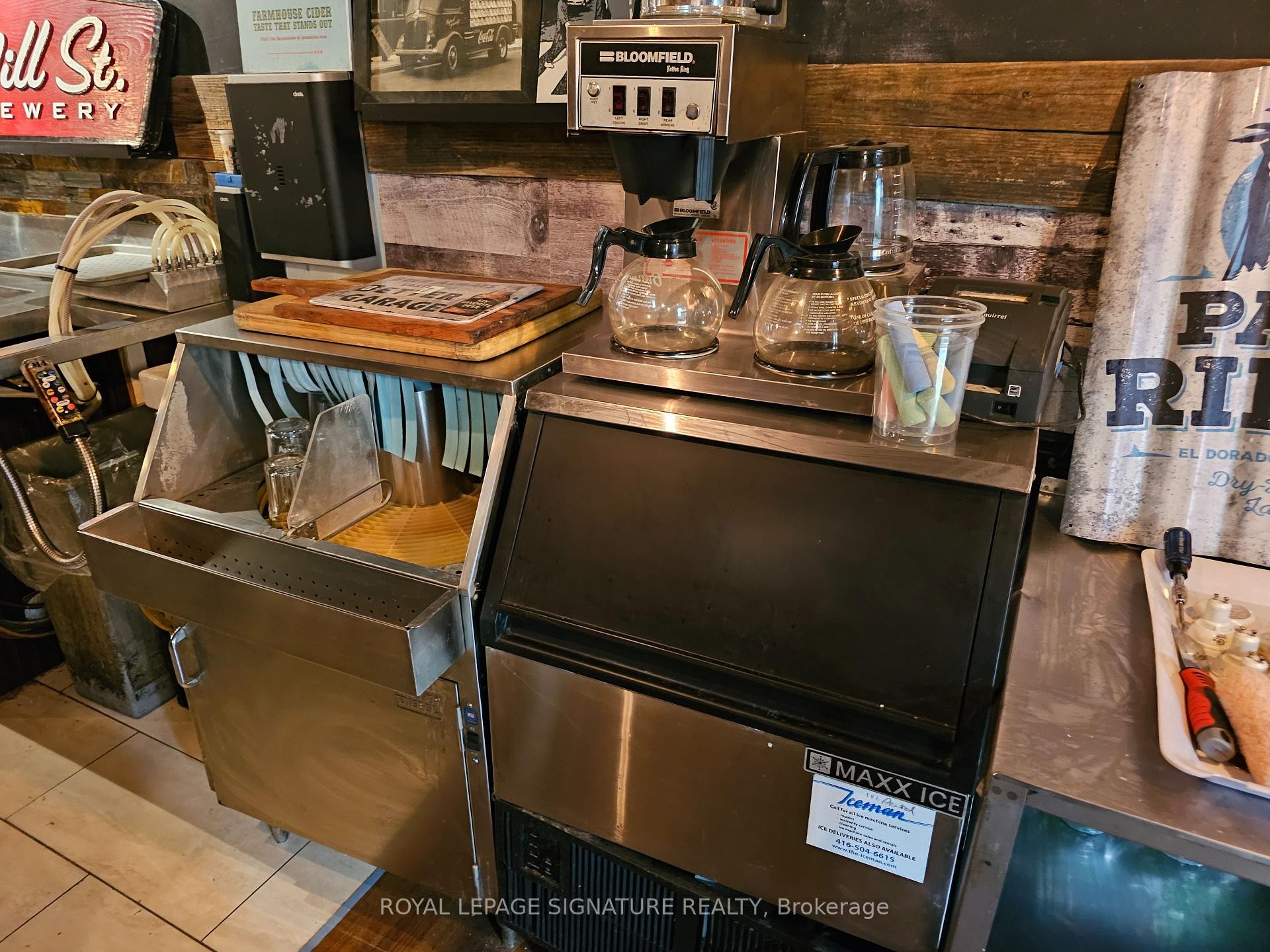 1174 Bloor Street W, Toronto, ON