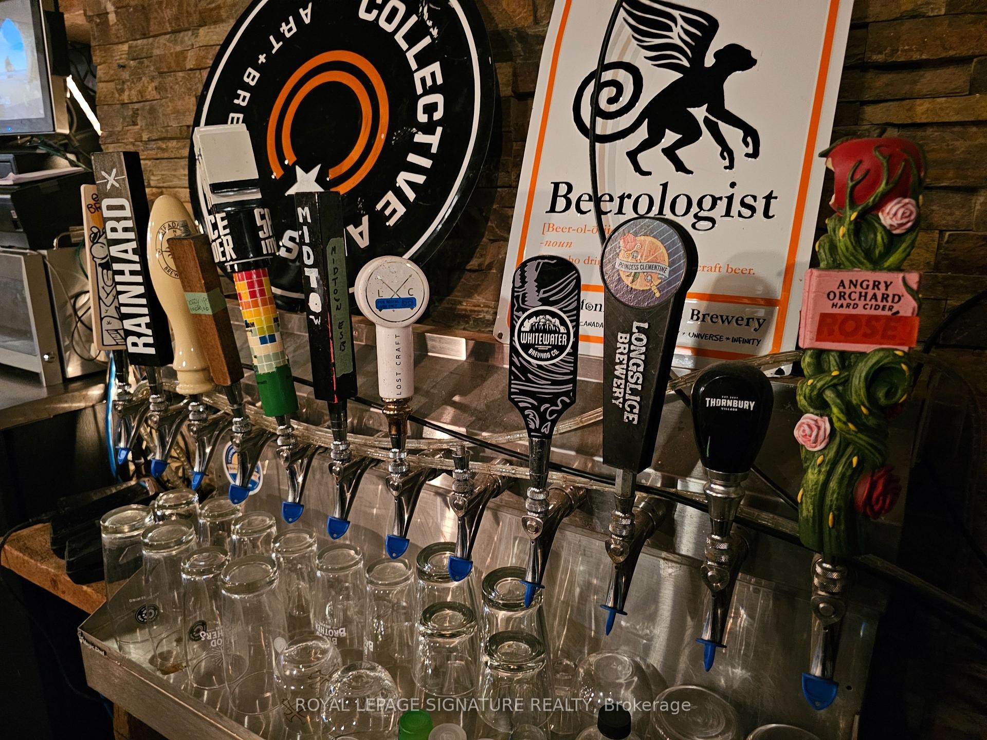 1174 Bloor Street W, Toronto, ON