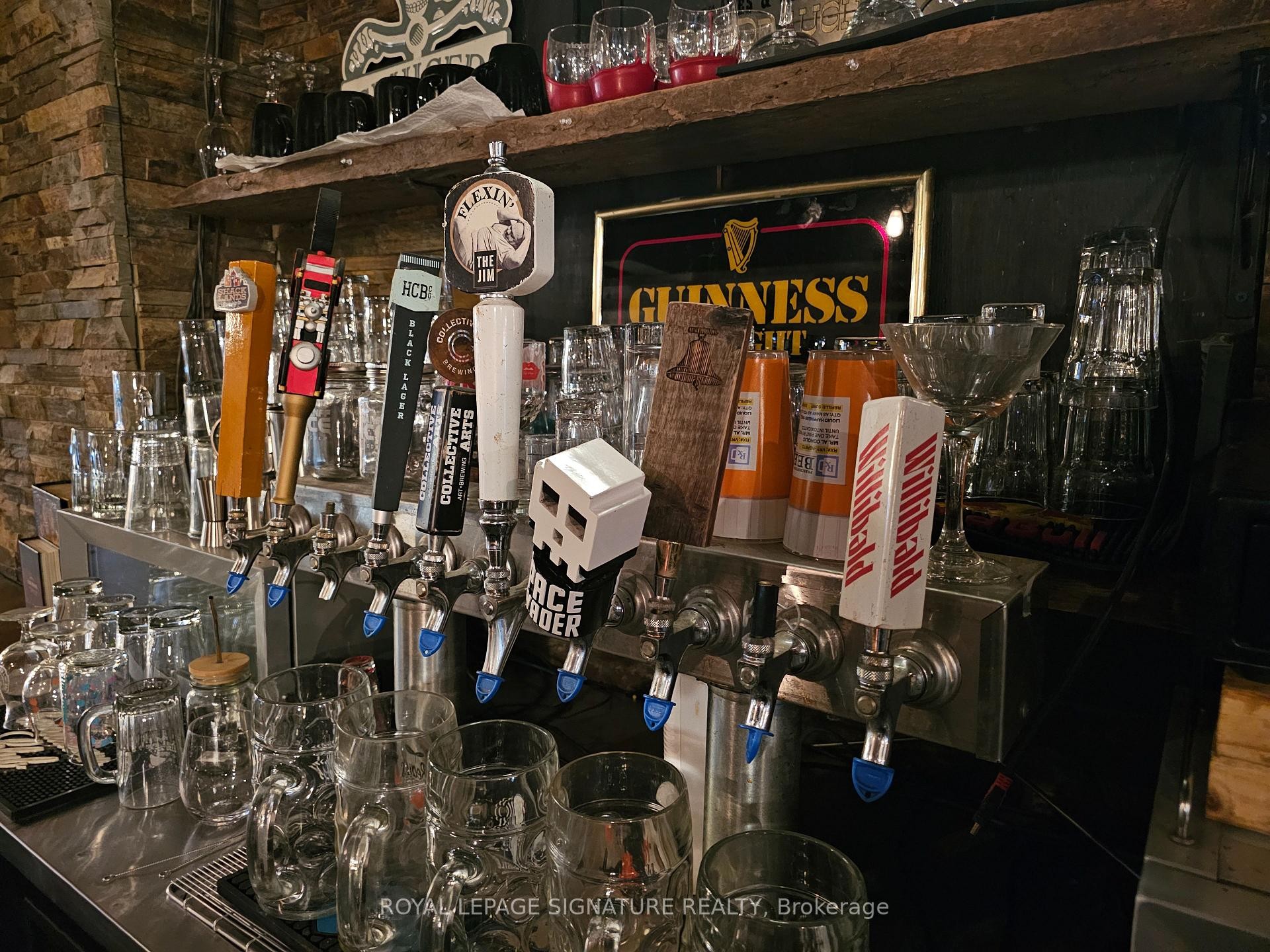 1174 Bloor Street W, Toronto, ON