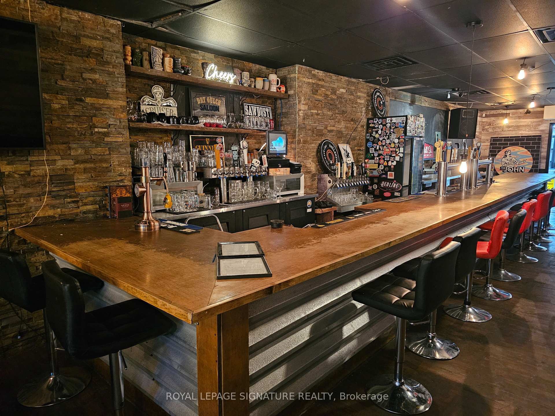 1174 Bloor Street W, Toronto, ON