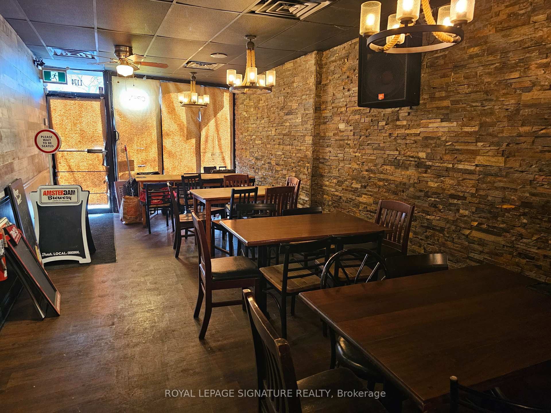 1174 Bloor Street W, Toronto, ON