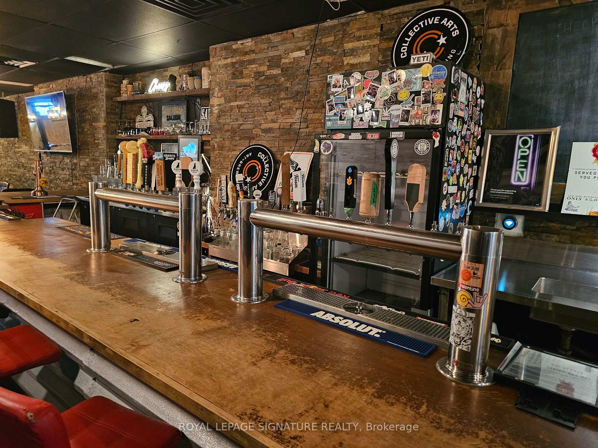 1174 Bloor Street W, Toronto, ON