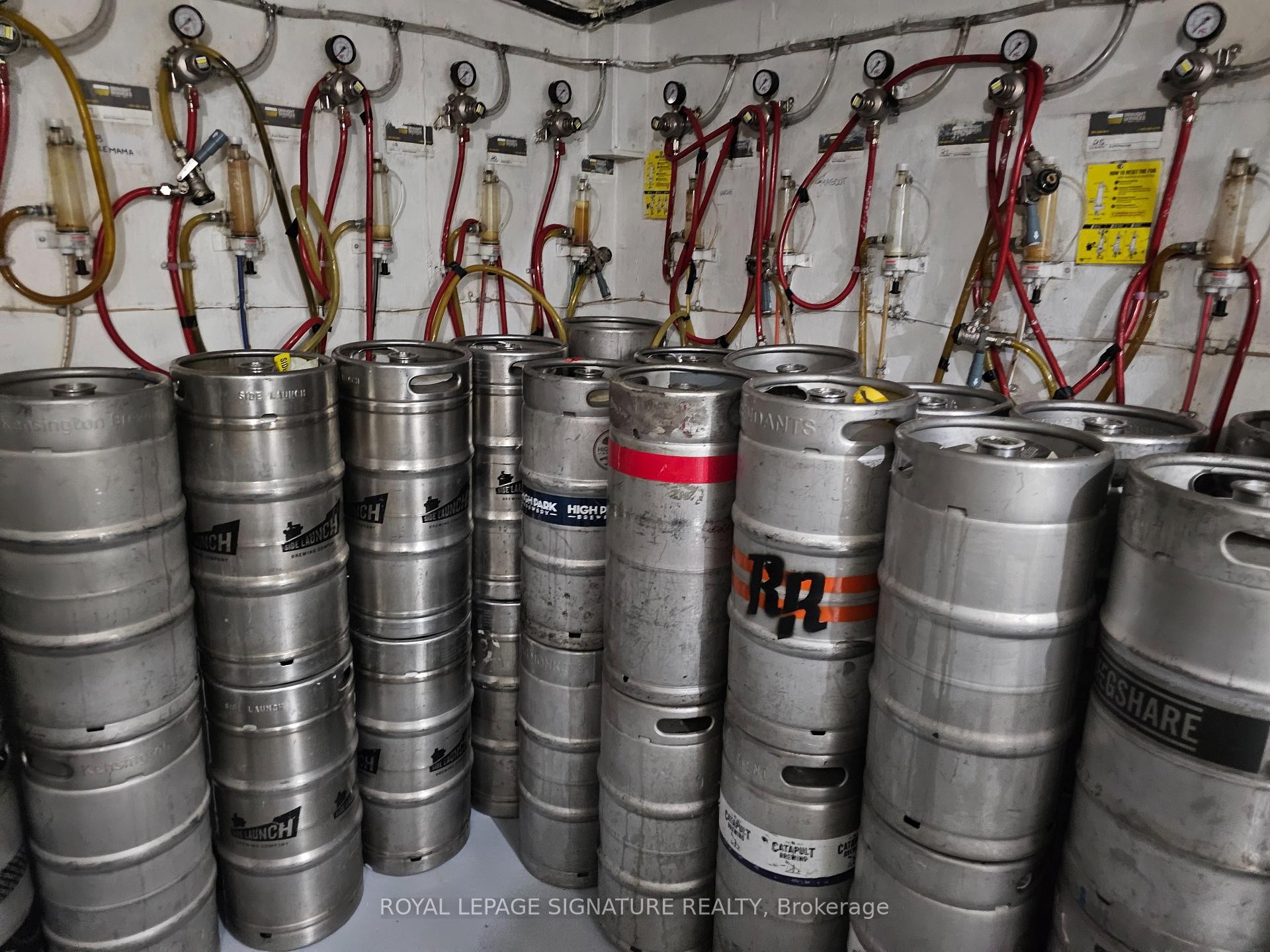 1174 Bloor Street W, Toronto, ON