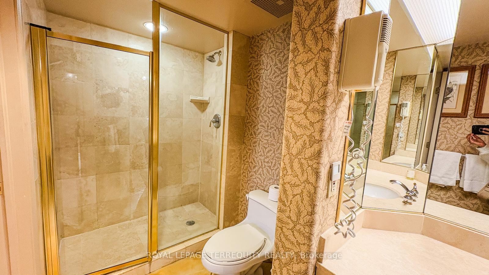 2328-90 Highland Drive, Oro-Medonte, ON - Indoor Photo Showing Bathroom