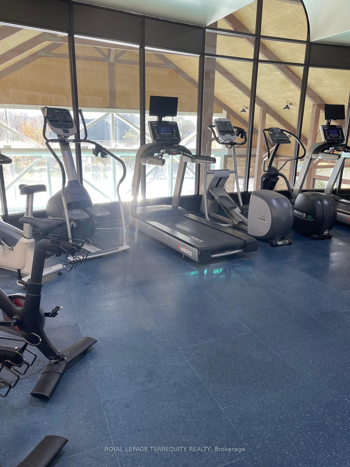 2328-90 Highland Drive, Oro-Medonte, ON - Indoor Photo Showing Gym Room