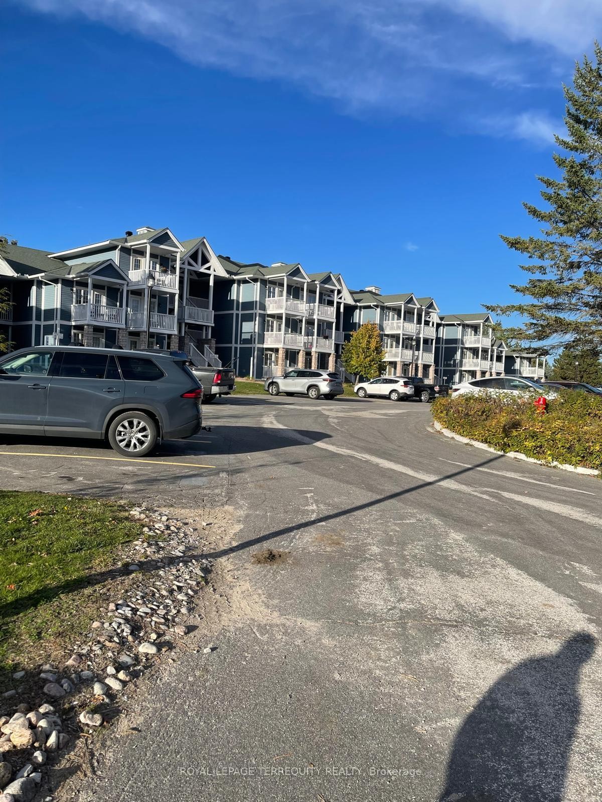 2328-90 Highland Drive, Oro-Medonte, ON - Outdoor With Facade