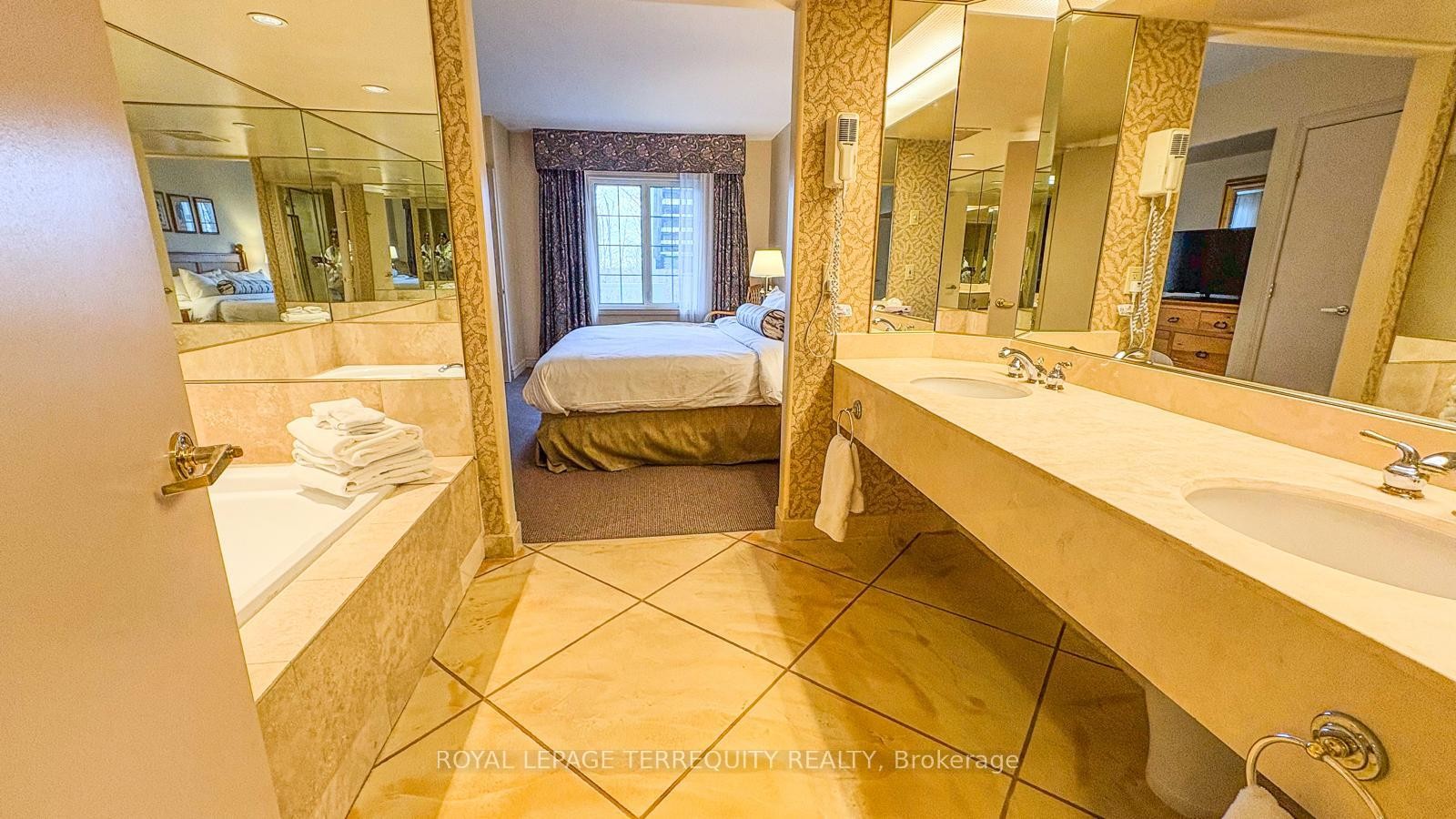 2328-90 Highland Drive, Oro-Medonte, ON - Indoor Photo Showing Bathroom