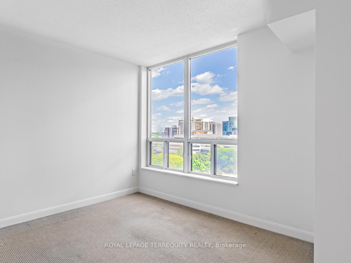 1111-33 Sheppard Avenue E, Toronto, ON - Indoor Photo Showing Other Room