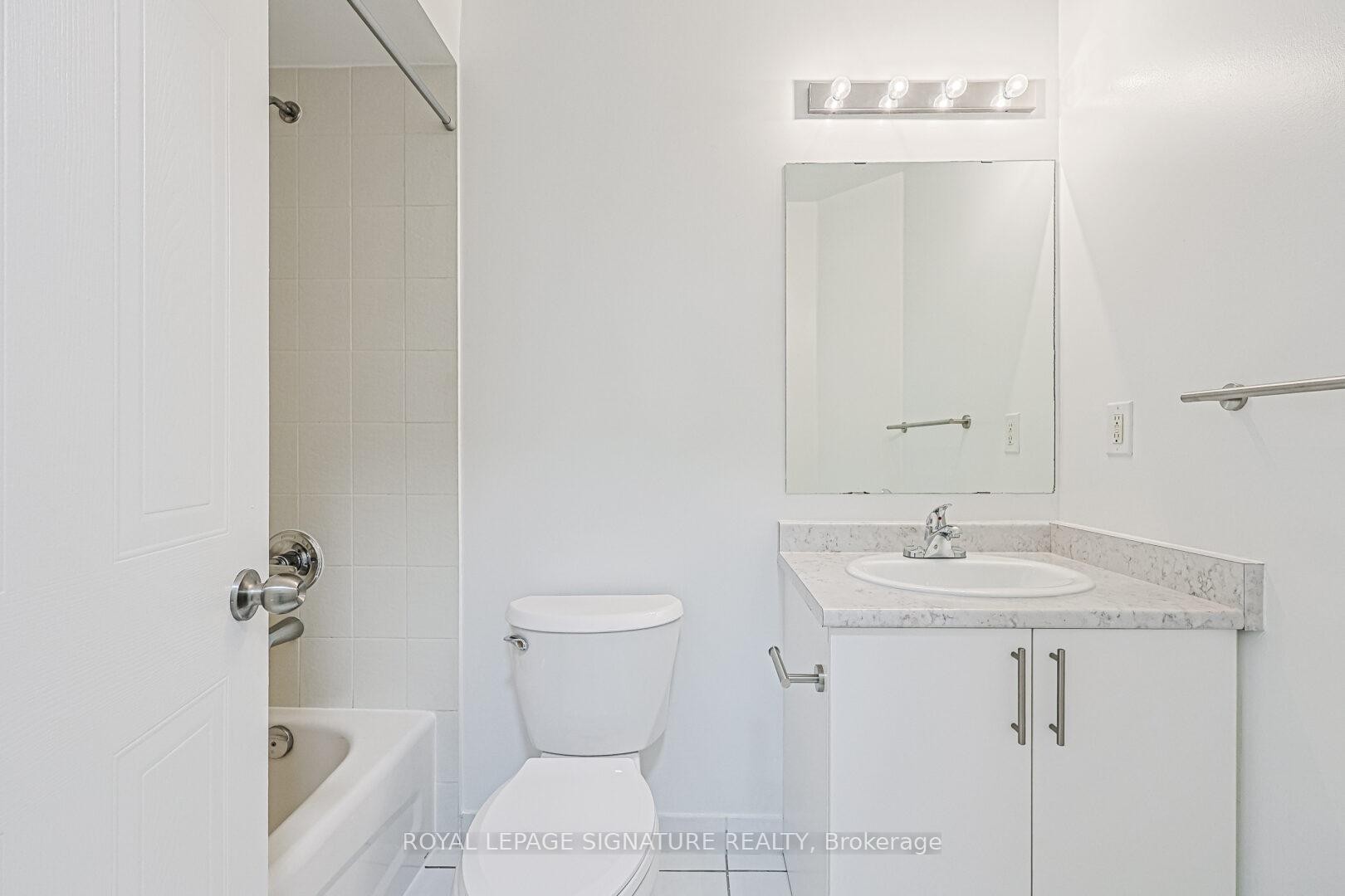 6-3 Pleasantview Avenue, Brampton, ON - Indoor Photo Showing Bathroom
