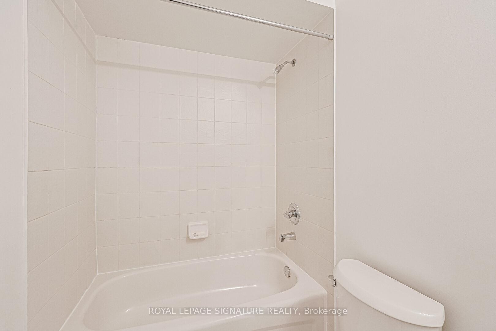 6-3 Pleasantview Avenue, Brampton, ON - Indoor Photo Showing Bathroom