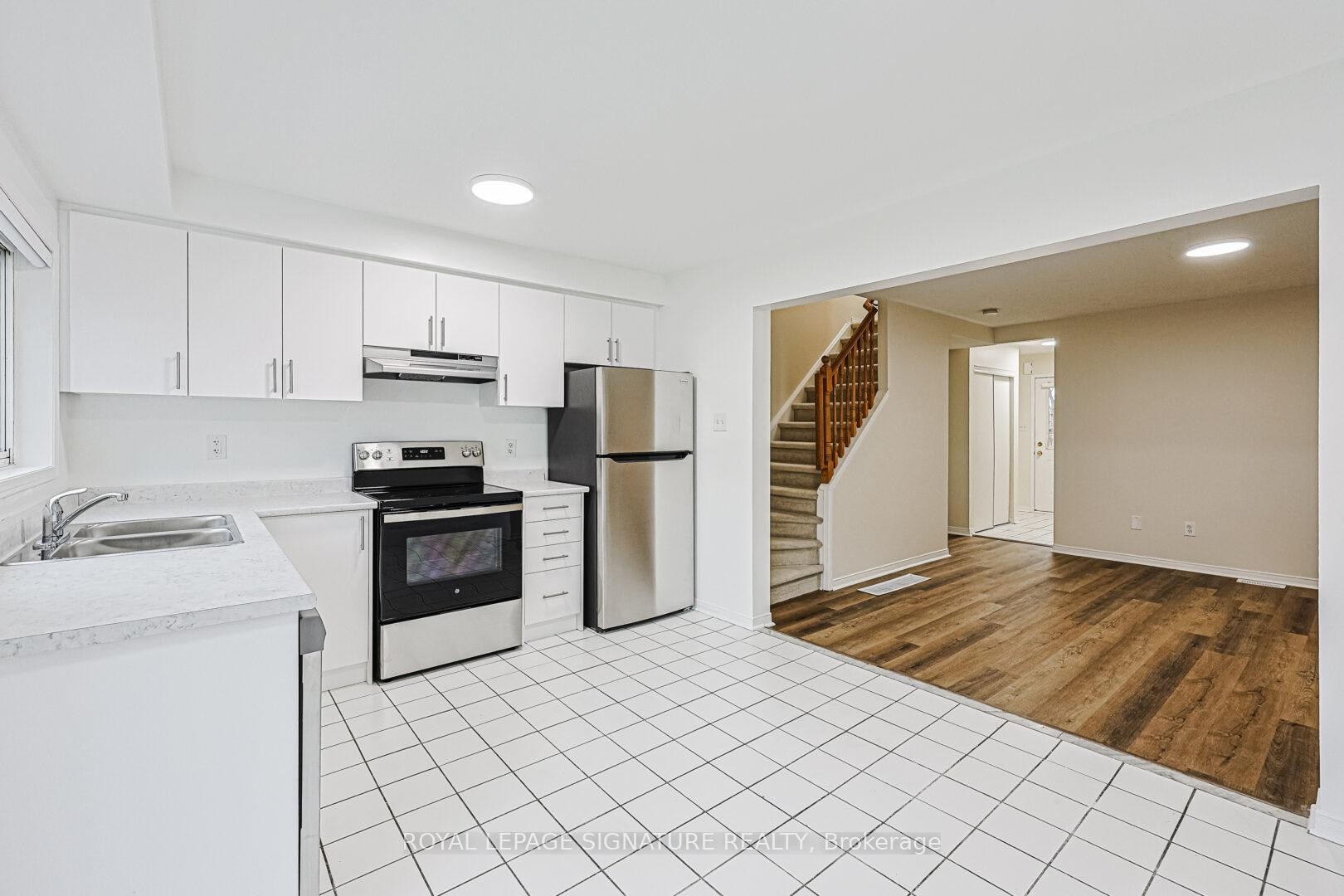 6-3 Pleasantview Avenue, Brampton, ON - Indoor Photo Showing Kitchen With Double Sink
