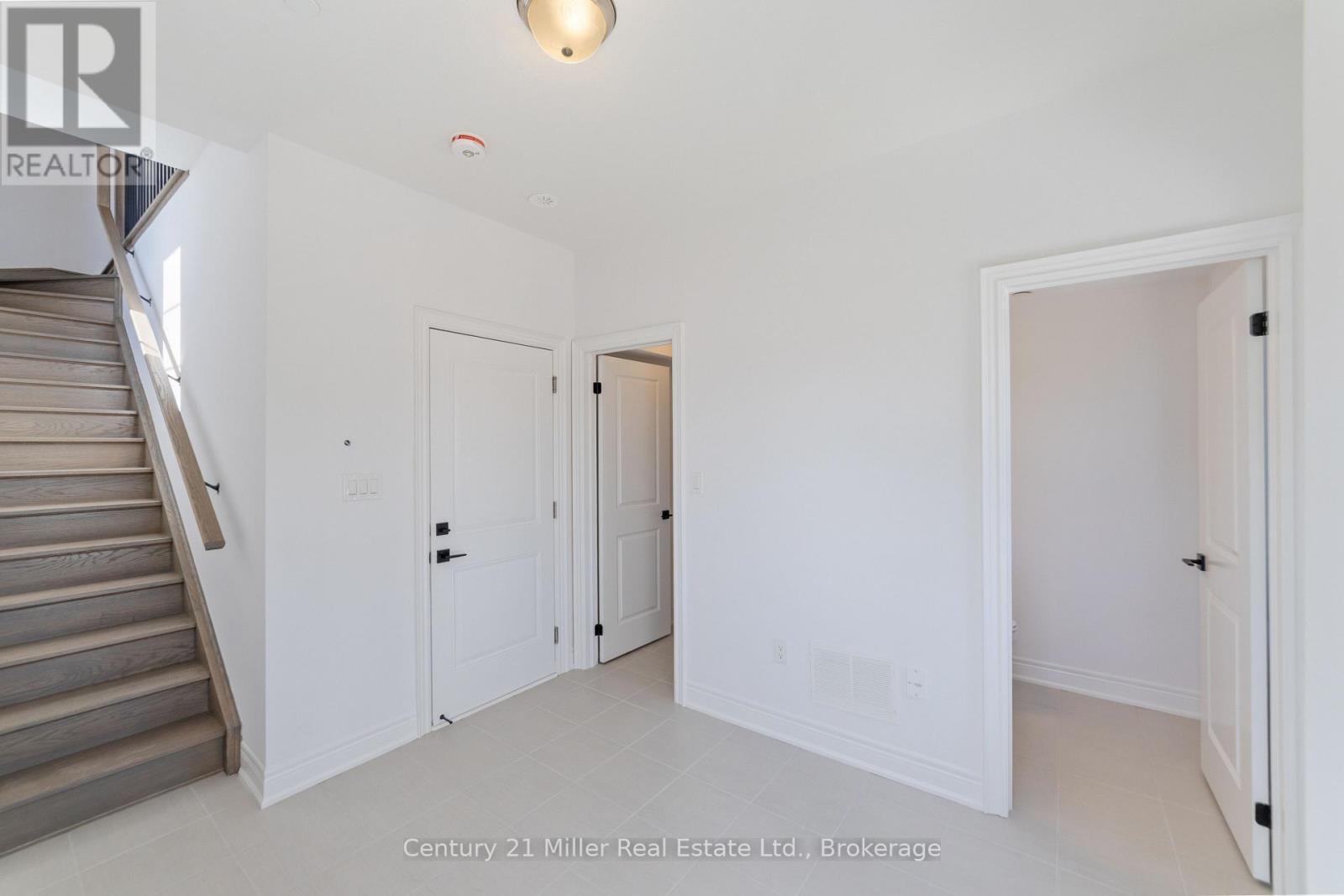 42 - 2140 Trafalgar Road, Oakville (Ro River Oaks), ON - Indoor Photo Showing Other Room