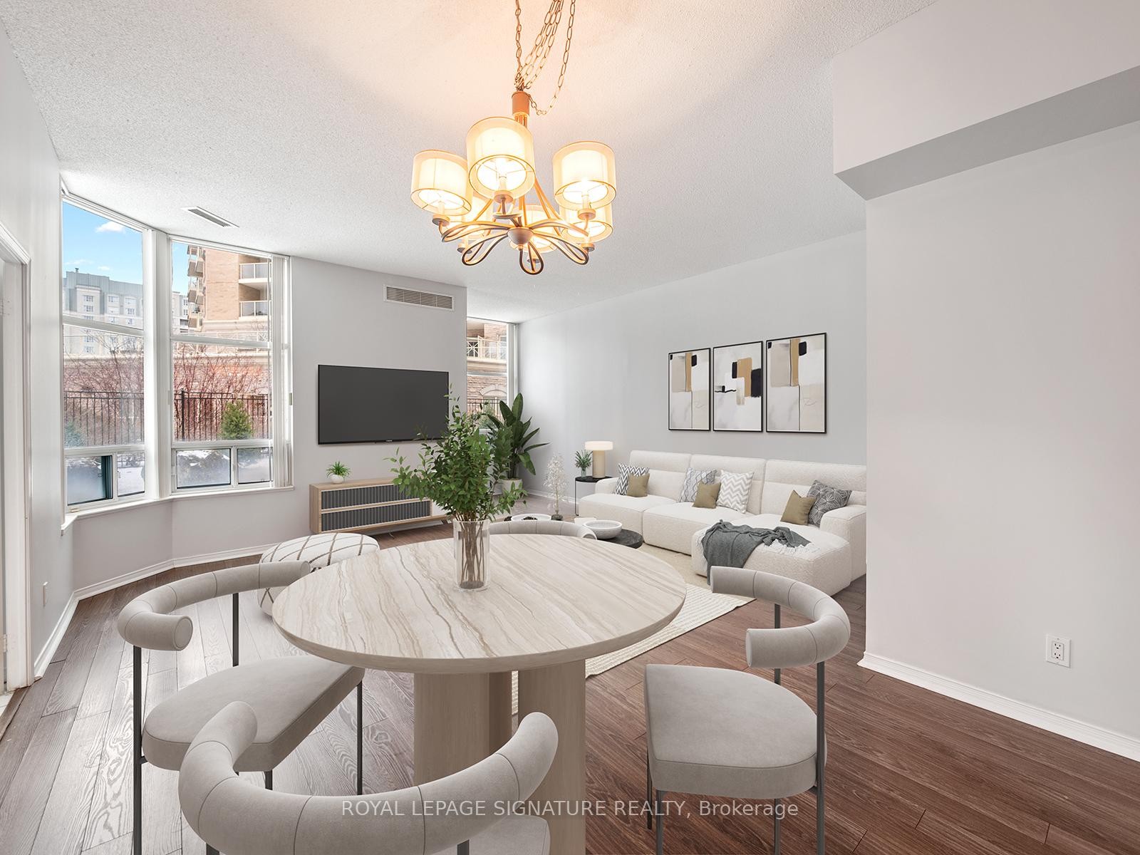 102-5 Emerald Lane, Vaughan, ON - Indoor Photo Showing Dining Room