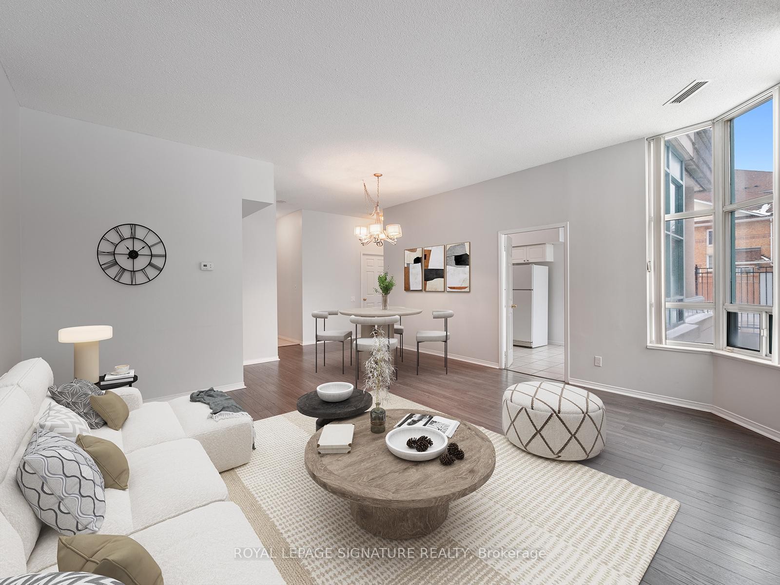 102-5 Emerald Lane, Vaughan, ON - Indoor Photo Showing Living Room