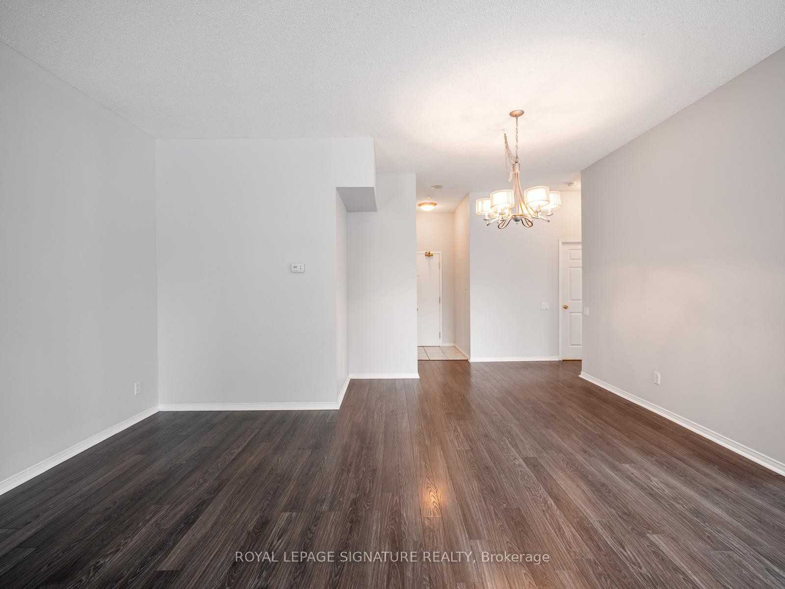 102-5 Emerald Lane, Vaughan, ON - Indoor Photo Showing Other Room