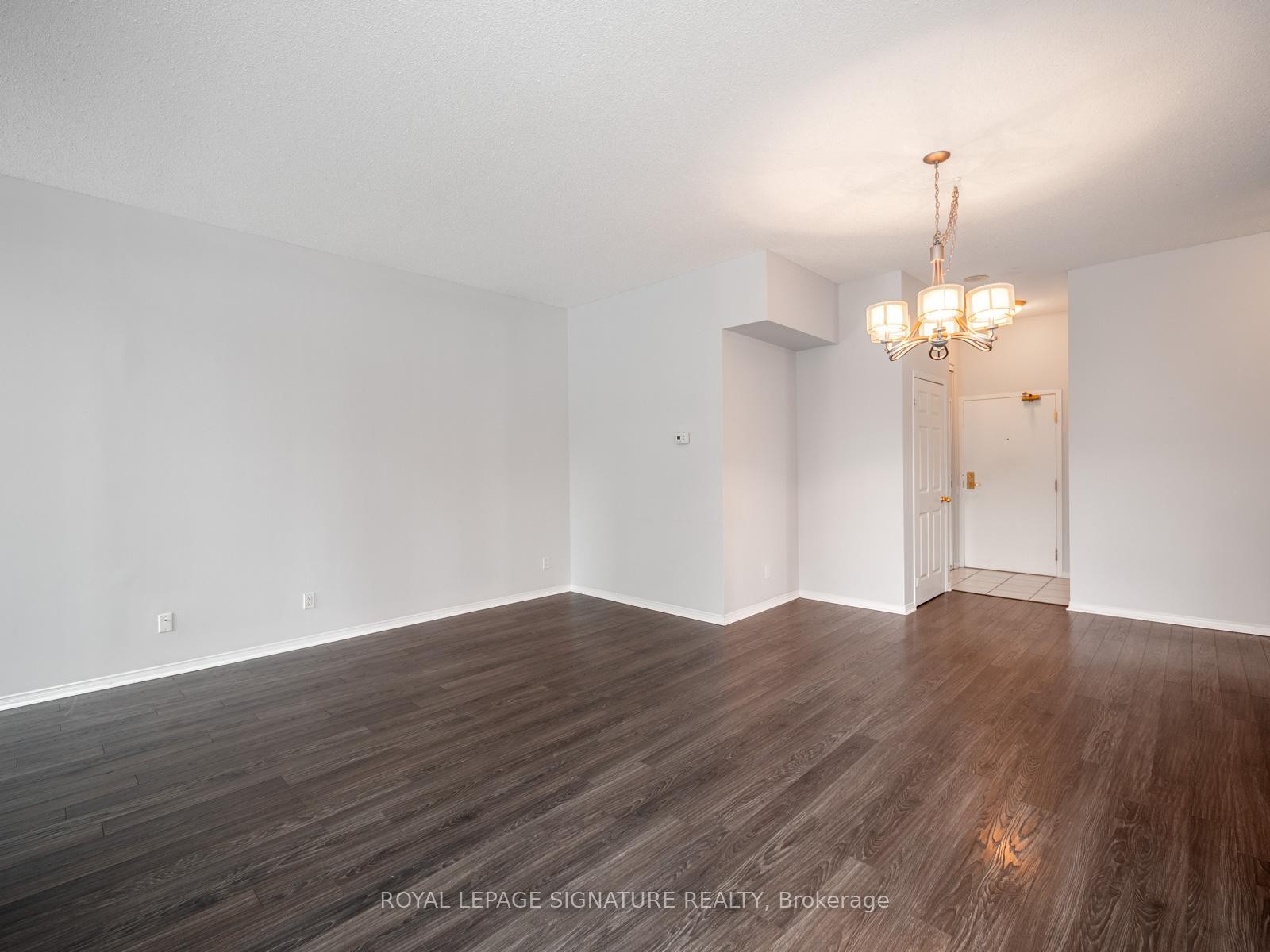 102-5 Emerald Lane, Vaughan, ON - Indoor Photo Showing Other Room