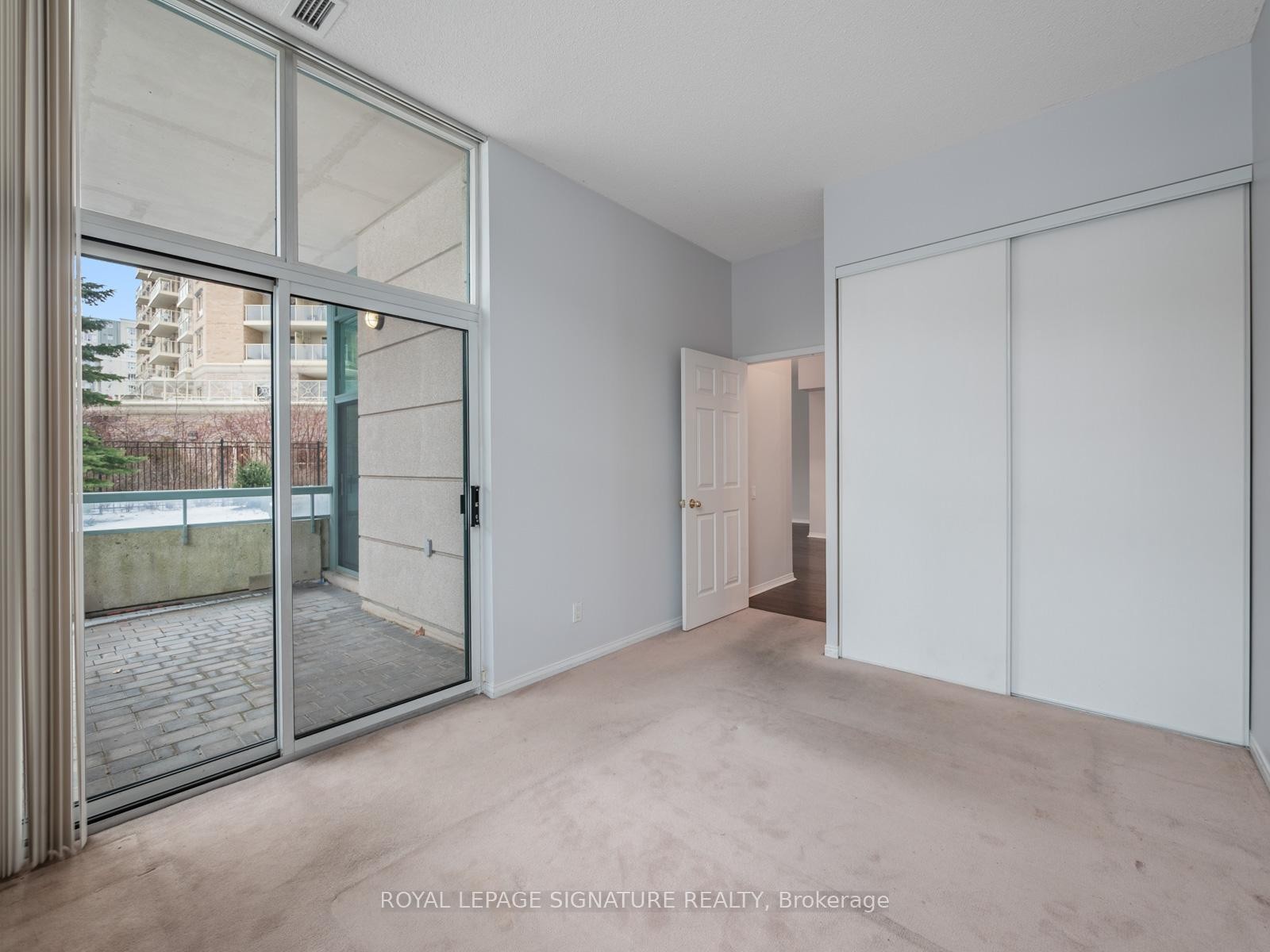 102-5 Emerald Lane, Vaughan, ON - Indoor Photo Showing Other Room