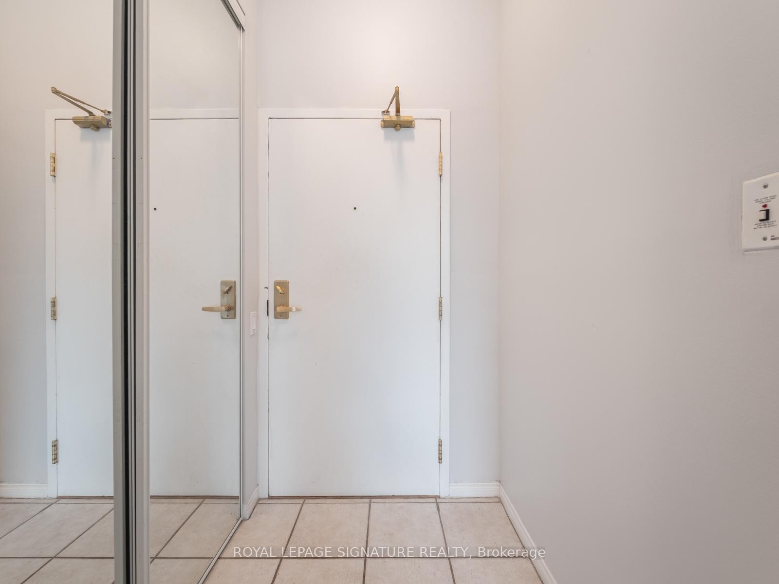 102-5 Emerald Lane, Vaughan, ON - Indoor Photo Showing Other Room