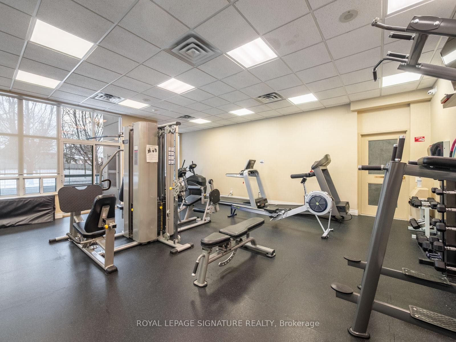 102-5 Emerald Lane, Vaughan, ON - Indoor Photo Showing Gym Room