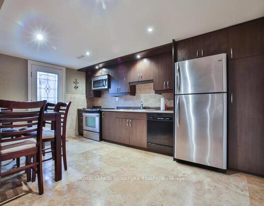 Lower-943 Blairholm Avenue, Mississauga, ON