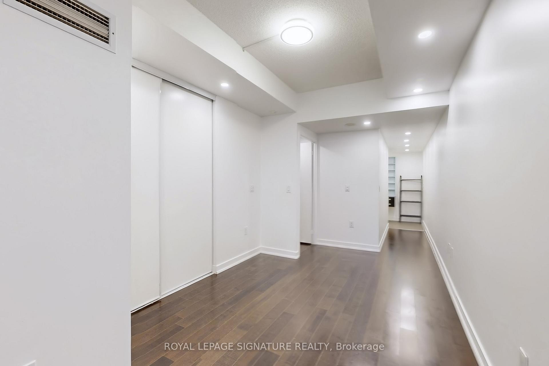 G07-38 Dan Leckie Way, Toronto, ON - Indoor Photo Showing Other Room