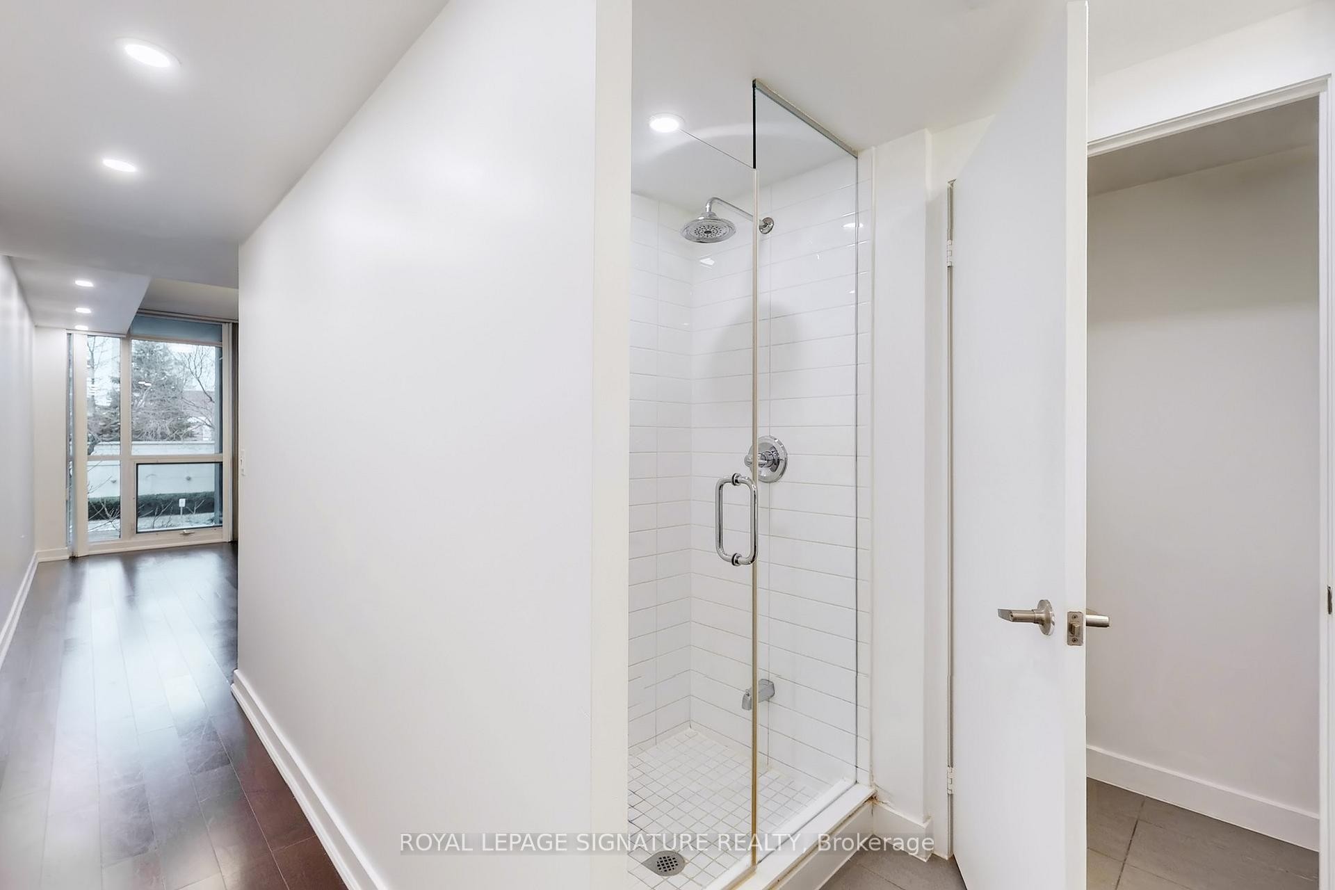 G07-38 Dan Leckie Way, Toronto, ON - Indoor Photo Showing Bathroom