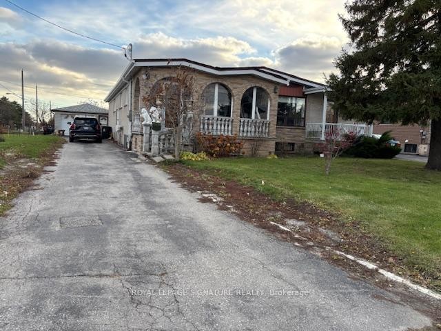 1 Brady Crescent, Toronto, ON