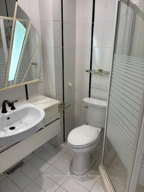 1 Brady Crescent, Toronto, ON