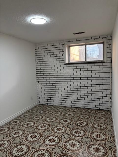 1 Brady Crescent, Toronto, ON