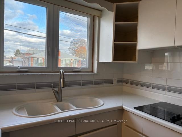 1 Brady Crescent, Toronto, ON