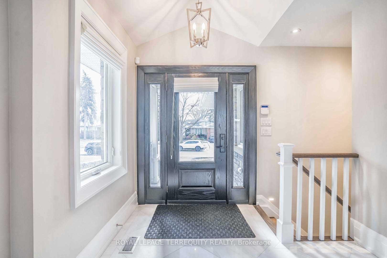 112 Prince George Drive, Toronto, ON - Indoor Photo Showing Other Room