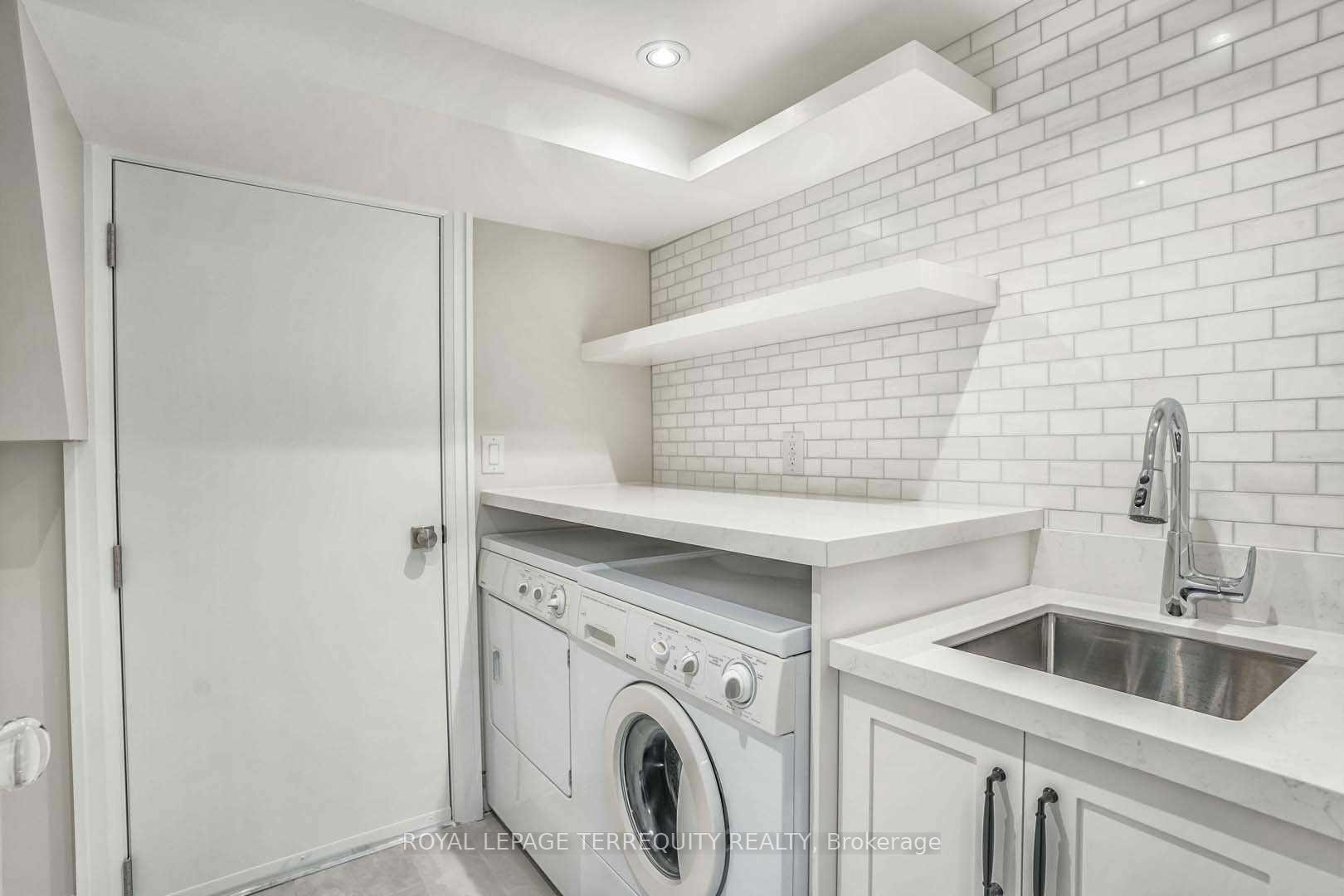 112 Prince George Drive, Toronto, ON - Indoor Photo Showing Laundry Room
