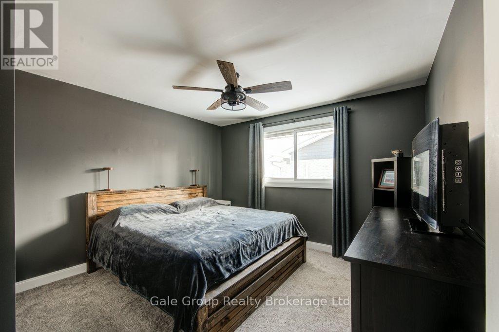 33 Princess Park Road, Ingersoll (Ingersoll - South), ON - Indoor Photo Showing Bedroom