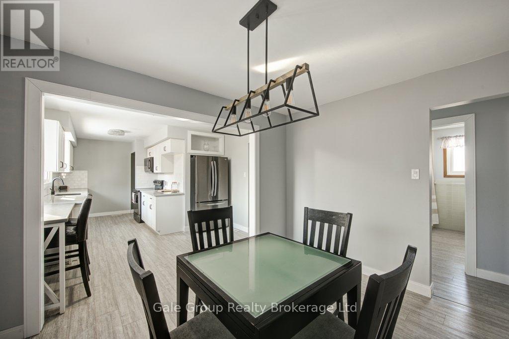 33 Princess Park Road, Ingersoll (Ingersoll - South), ON - Indoor Photo Showing Dining Room