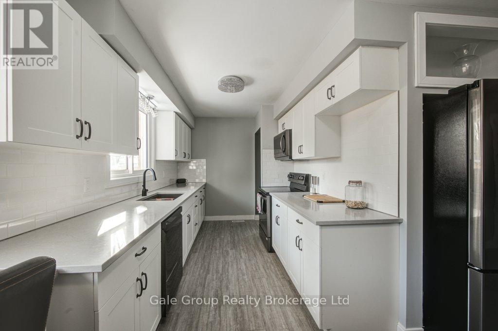 33 Princess Park Road, Ingersoll (Ingersoll - South), ON - Indoor Photo Showing Kitchen