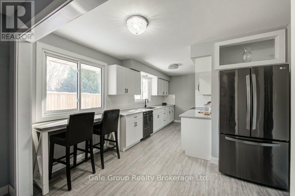 33 Princess Park Road, Ingersoll (Ingersoll - South), ON - Indoor Photo Showing Kitchen