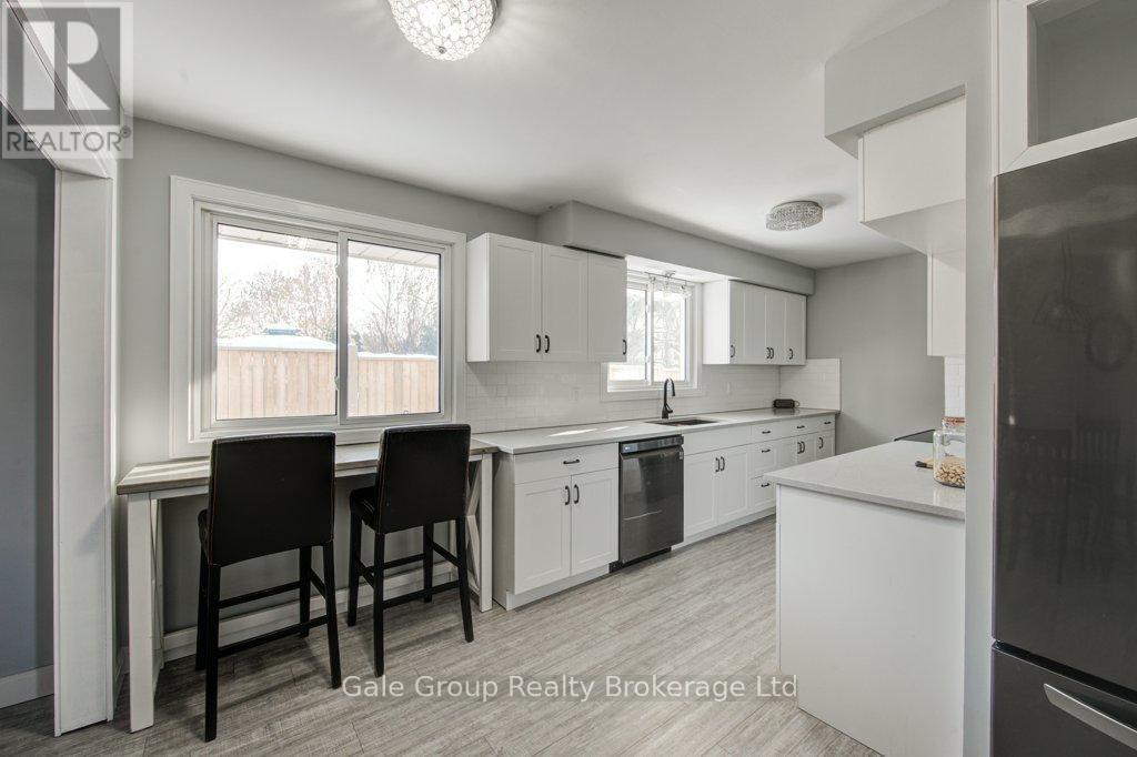 33 Princess Park Road, Ingersoll (Ingersoll - South), ON - Indoor Photo Showing Kitchen