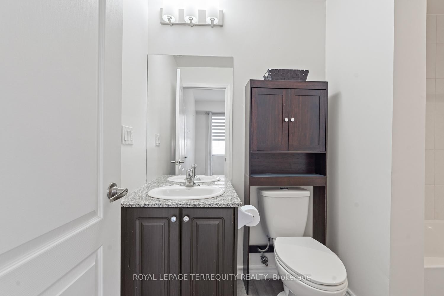 31-871 Wilson Avenue, Toronto, ON - Indoor Photo Showing Bathroom