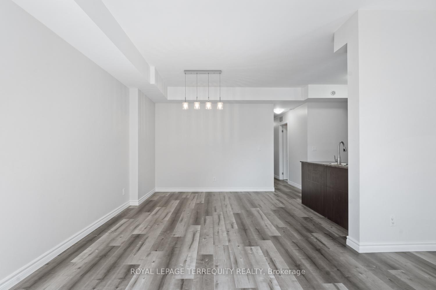 31-871 Wilson Avenue, Toronto, ON - Indoor Photo Showing Other Room