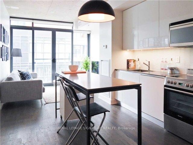 607-8 Dovercourt Road, Toronto, ON - Indoor Photo Showing Kitchen