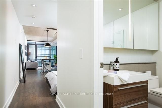 607-8 Dovercourt Road, Toronto, ON - Indoor Photo Showing Other Room