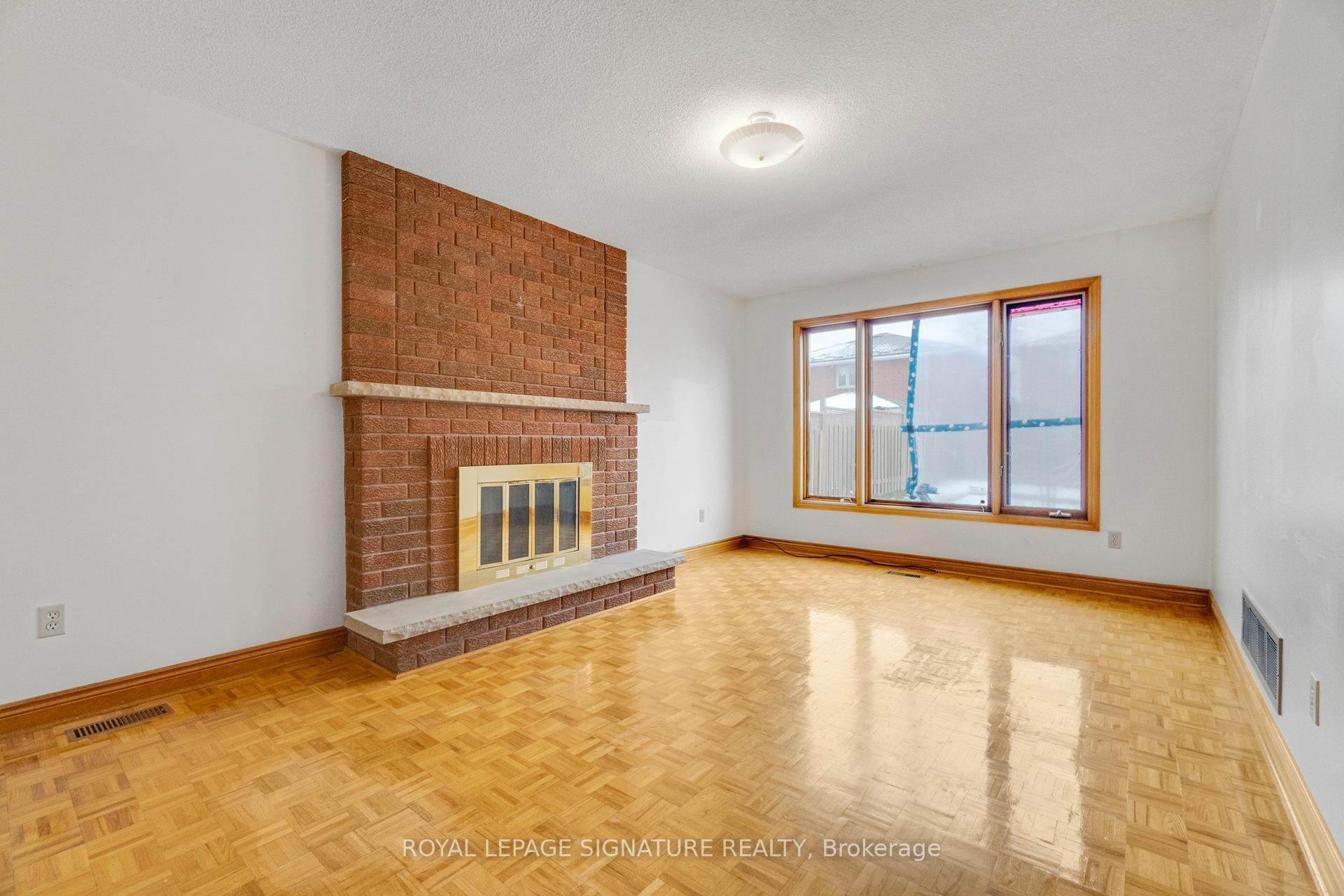 71 Marieta Street, Vaughan, ON - Indoor With Fireplace
