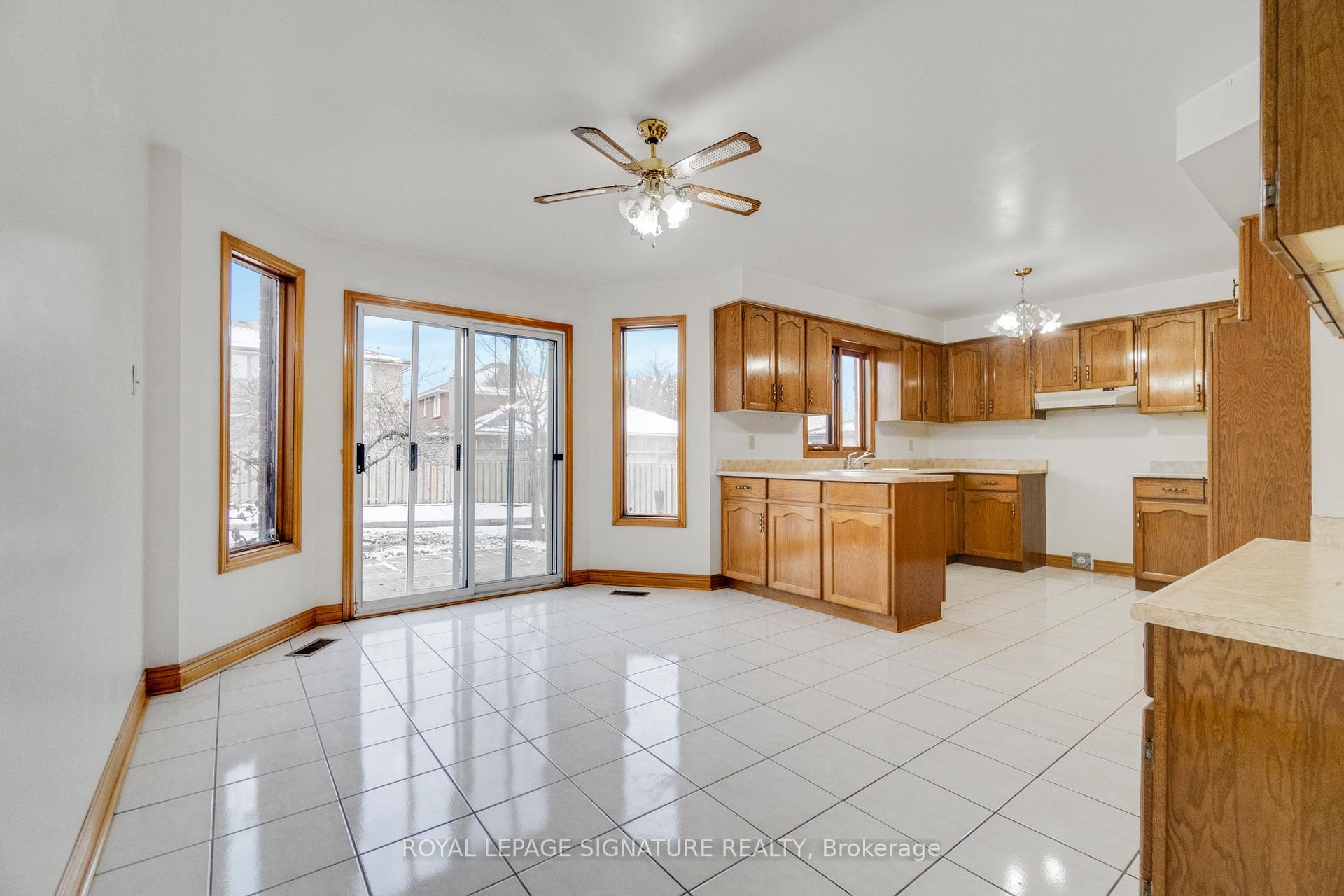 71 Marieta Street, Vaughan, ON - Indoor Photo Showing Kitchen