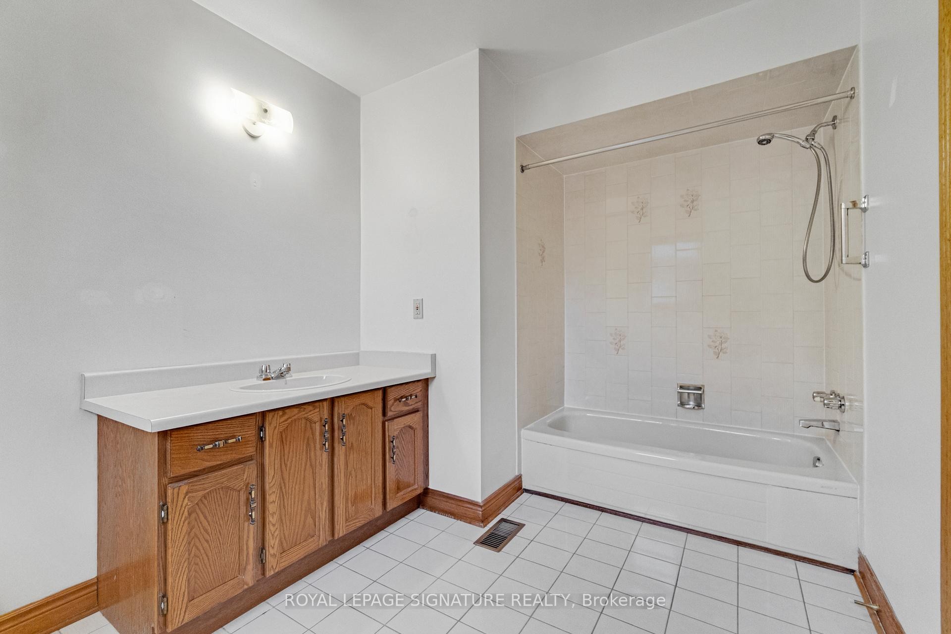 71 Marieta Street, Vaughan, ON - Indoor Photo Showing Bathroom