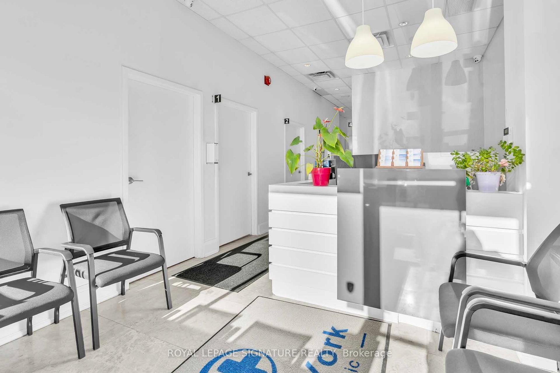 107-1100 Sheppard Avenue E, Toronto, ON