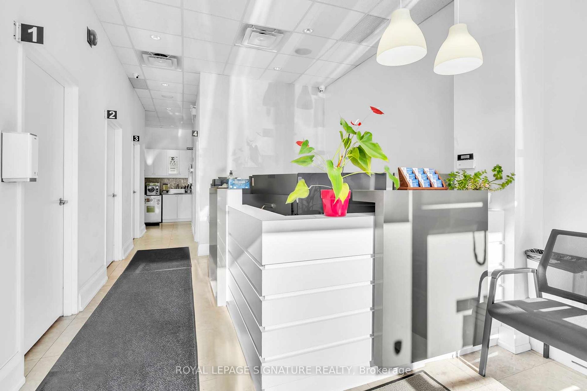 107-1100 Sheppard Avenue E, Toronto, ON