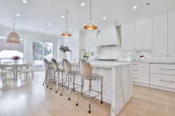 28 Belle Ayre Boulevard Toronto, ON M4S 1K3